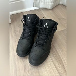 Nike air Jordan 1 mid 7Y